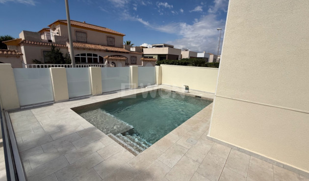 Resale - Villa - Torrevieja - Costa Blanca