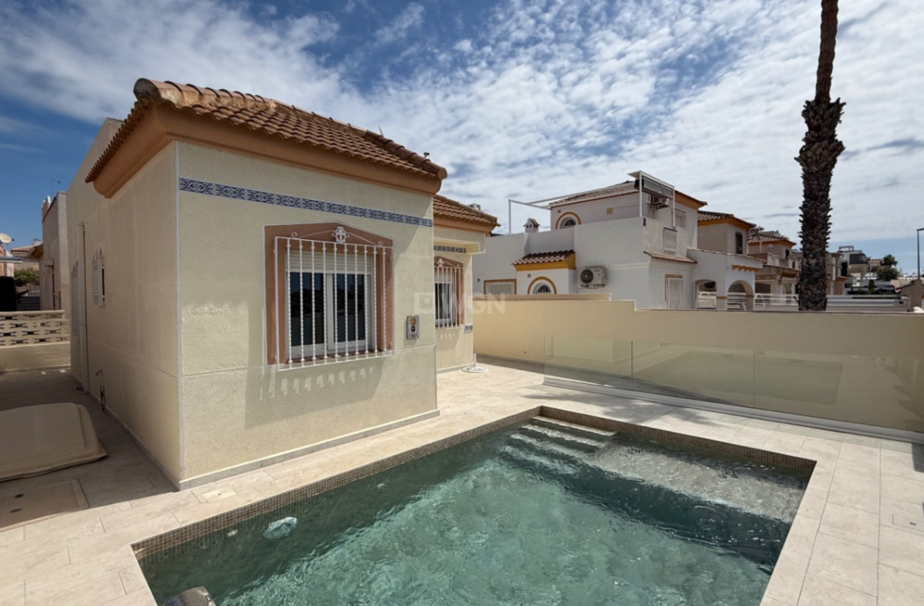 Resale - Villa - Torrevieja - Costa Blanca