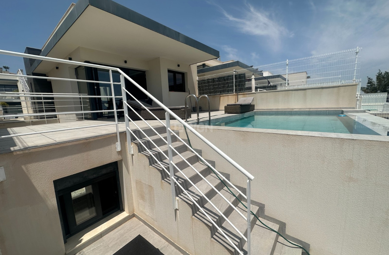 Reventa - Villa - San Miguel de Salinas - Inland