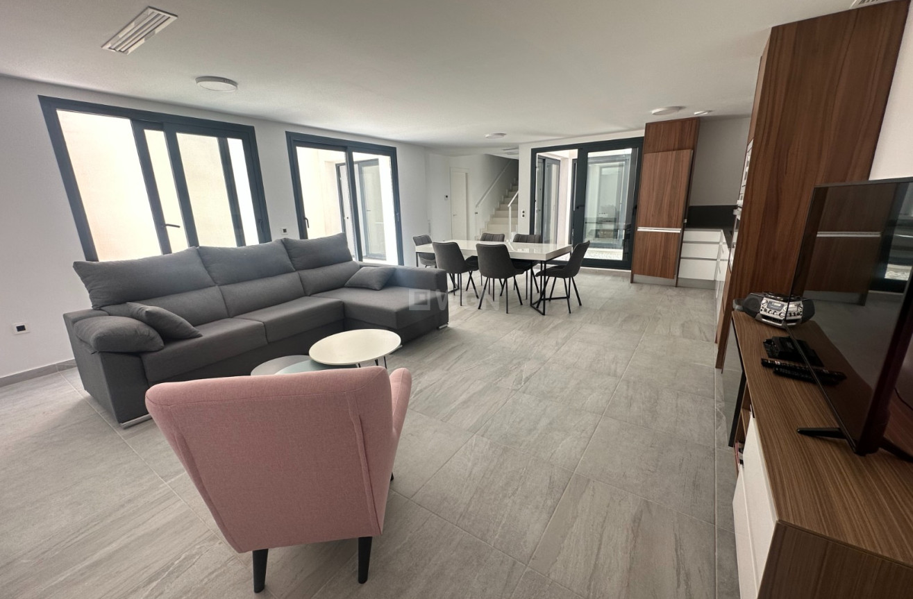 Reventa - Villa - San Miguel de Salinas - Inland