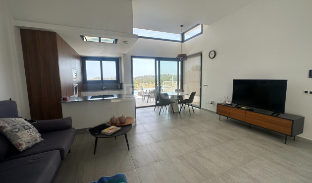 Reventa - Villa - San Miguel de Salinas - Inland