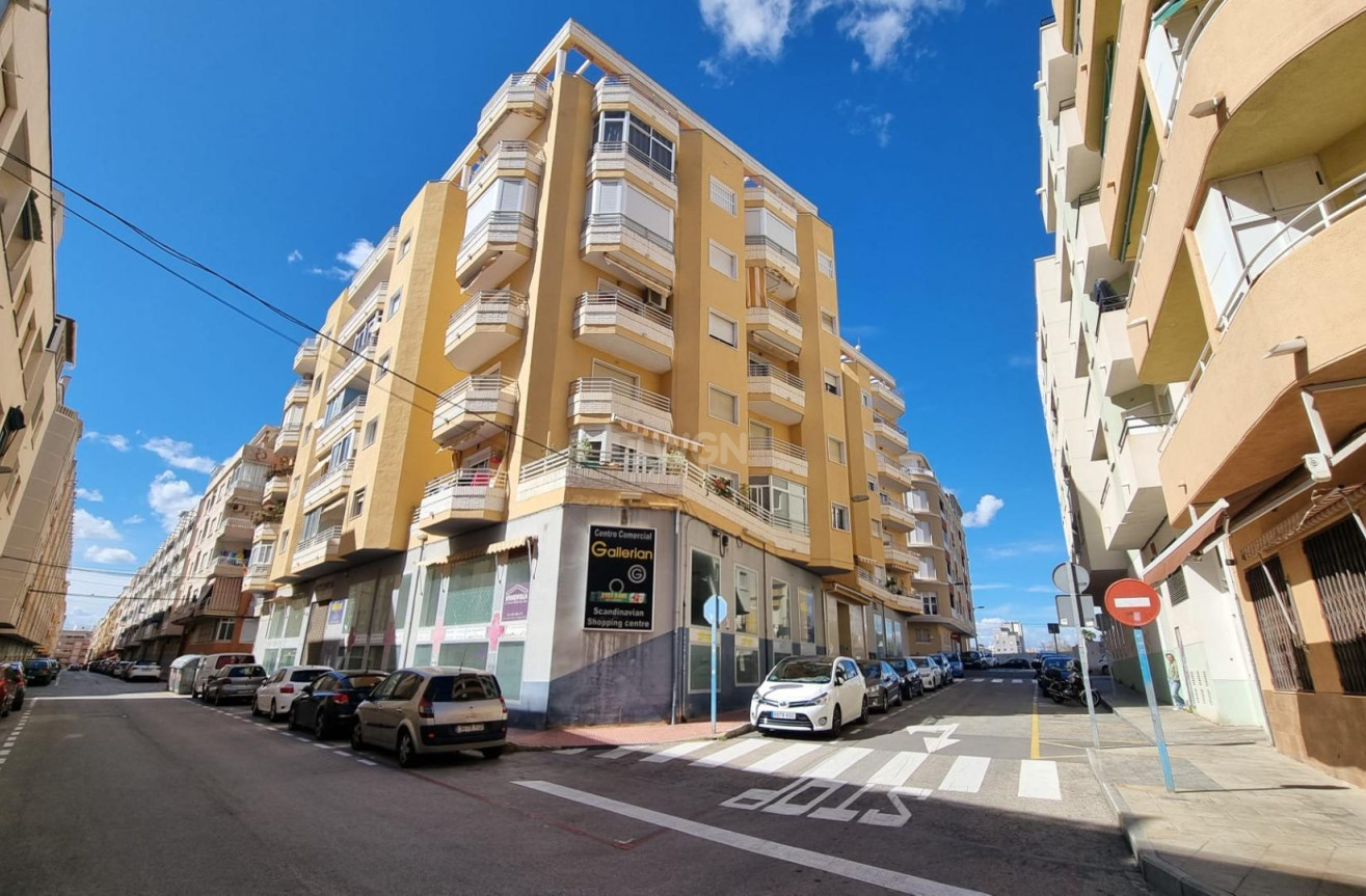 Resale - Apartment / flat - Torrevieja - Habaneras