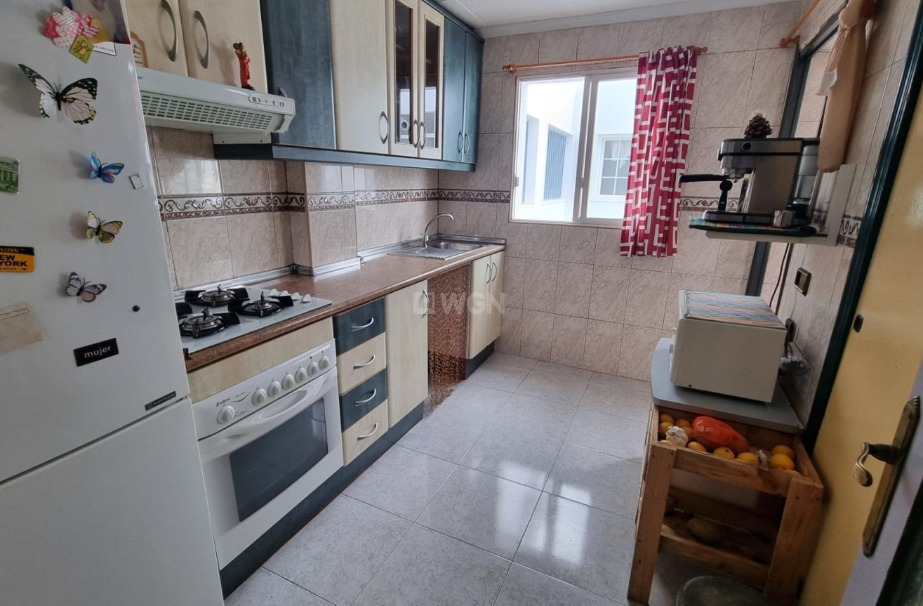 Resale - Apartment / flat - Torrevieja - Habaneras