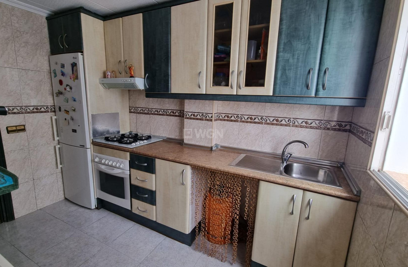 Resale - Apartment / flat - Torrevieja - Habaneras