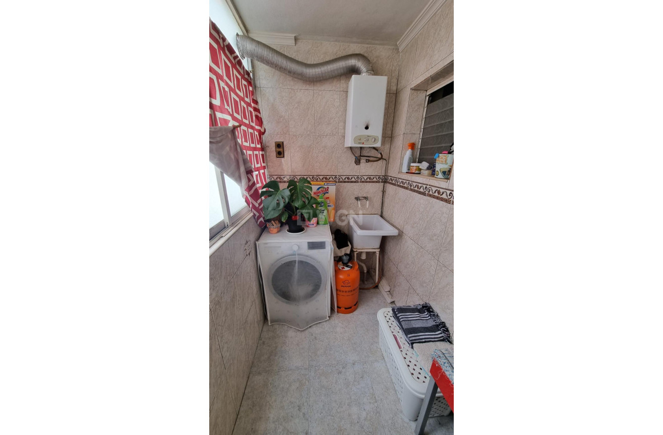 Resale - Apartment / flat - Torrevieja - Habaneras