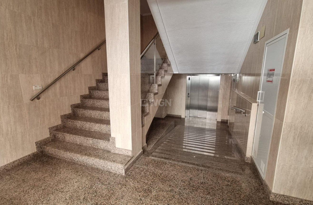 Resale - Apartment / flat - Torrevieja - Habaneras