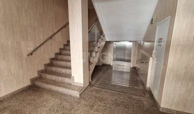 Resale - Apartment / flat - Torrevieja - Habaneras