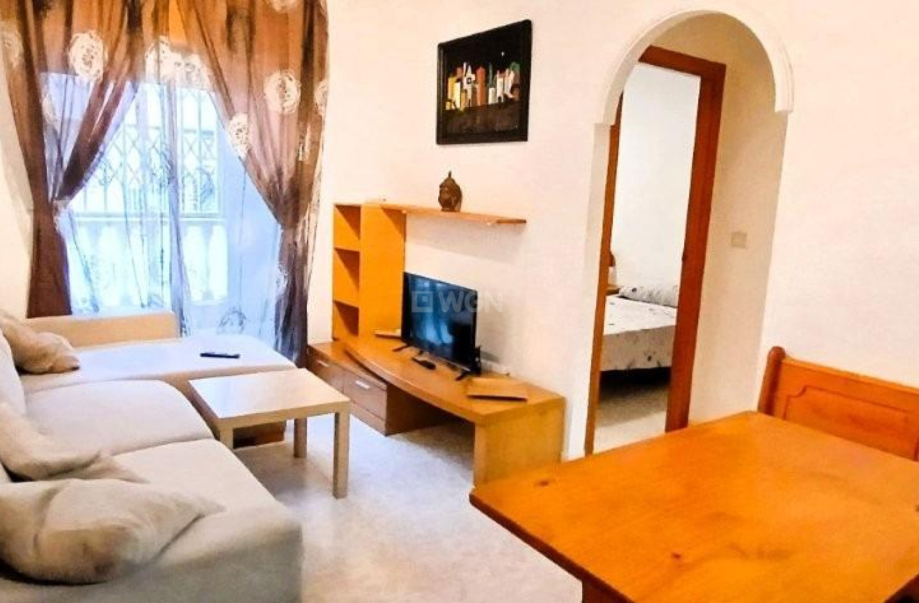 Odsprzedaż - Mieszkanie w bloku - Torrevieja - Playa del Cura