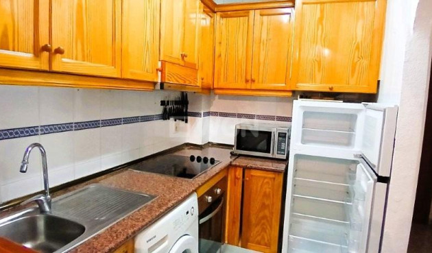 Odsprzedaż - Mieszkanie w bloku - Torrevieja - Playa del Cura