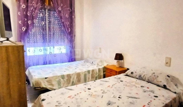 Odsprzedaż - Mieszkanie w bloku - Torrevieja - Playa del Cura