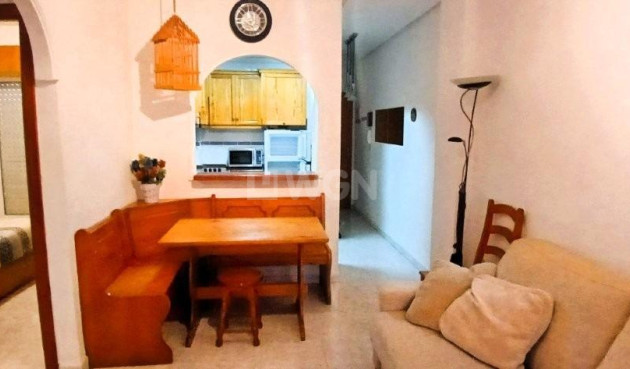 Odsprzedaż - Mieszkanie w bloku - Torrevieja - Playa del Cura