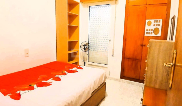 Odsprzedaż - Mieszkanie w bloku - Torrevieja - Playa del Cura