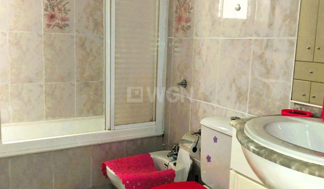 Odsprzedaż - Mieszkanie w bloku - Torrevieja - Playa del Cura