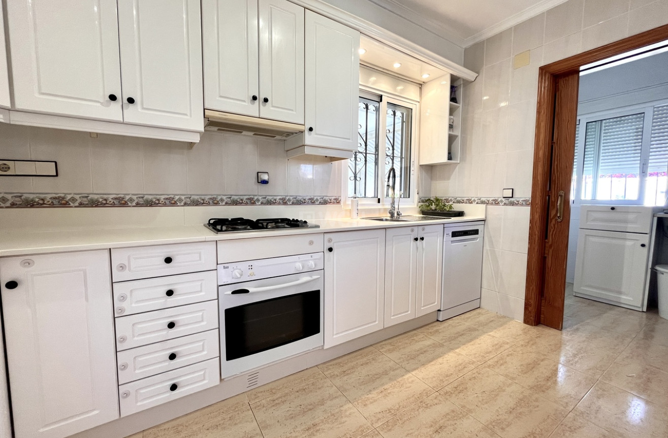 Resale - Villa - San Miguel de Salinas - Inland