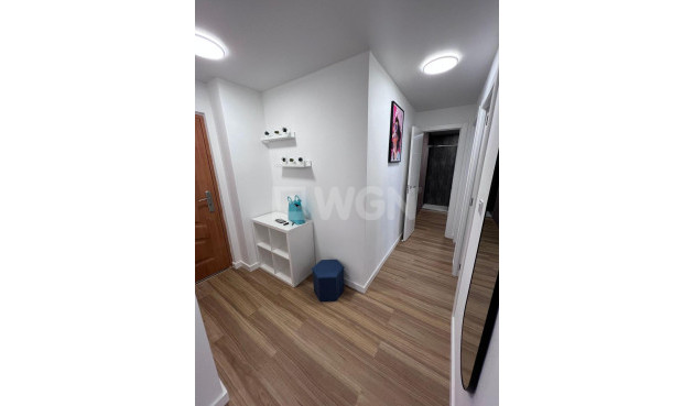 Odsprzedaż - Mieszkanie w bloku - Torrevieja - Estacion De Autobuses