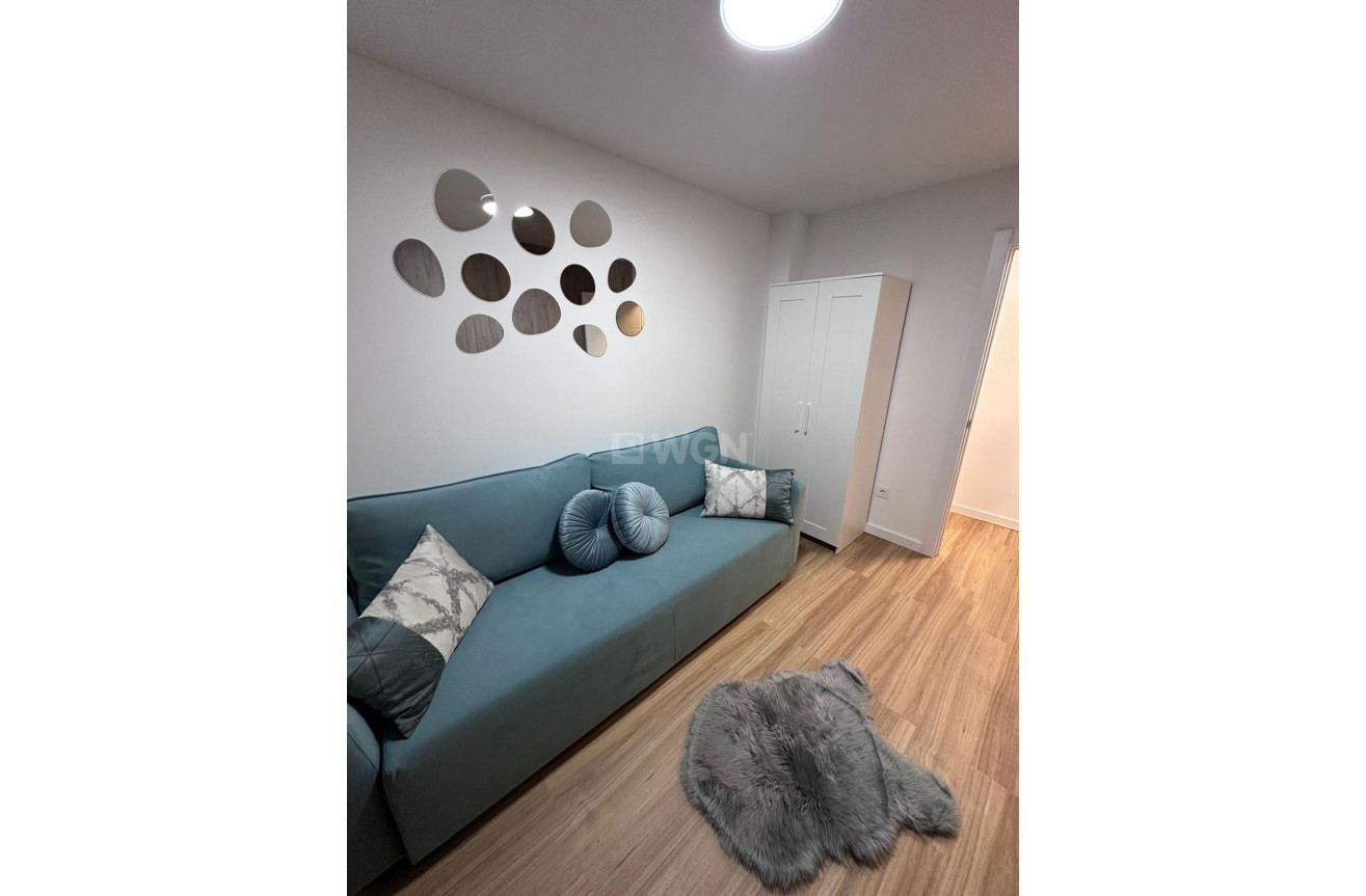 Odsprzedaż - Mieszkanie w bloku - Torrevieja - Estacion De Autobuses