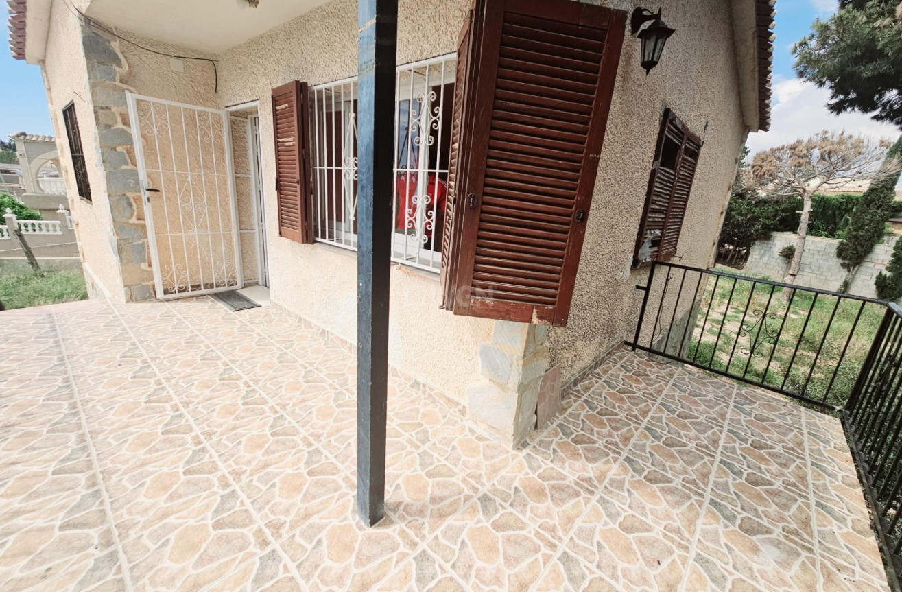 Odsprzedaż - Villa - Torrevieja - Los Balcones - Los Altos del Edén