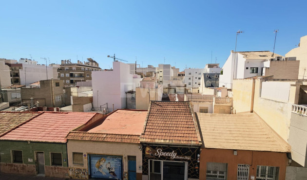 Odsprzedaż - Mieszkanie w bloku - Torrevieja