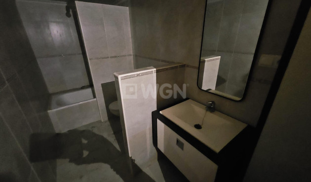 Odsprzedaż - Mieszkanie w bloku - Torrevieja