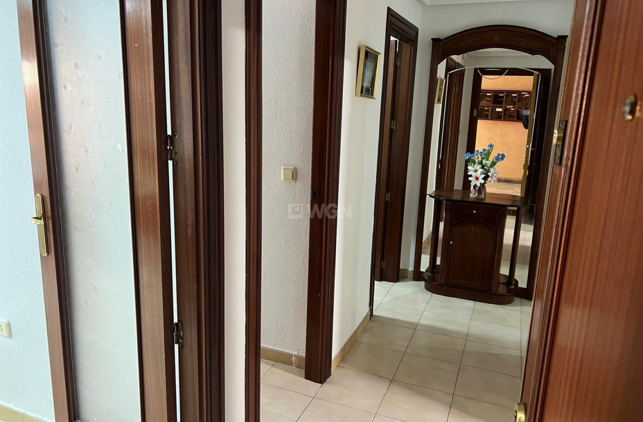 Resale - Apartment / flat - Torrevieja - Playa del Cura