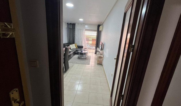 Resale - Apartment / flat - Torrevieja - Playa del Cura