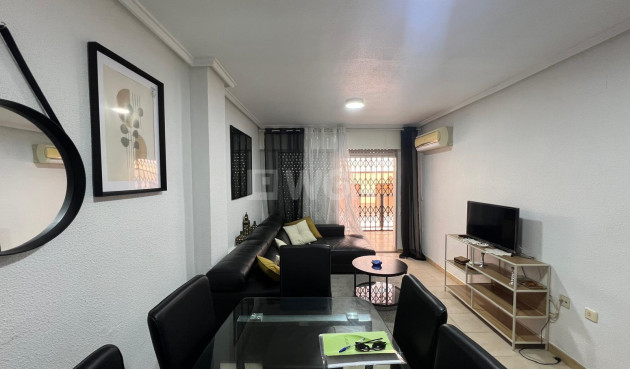 Resale - Apartment / flat - Torrevieja - Playa del Cura