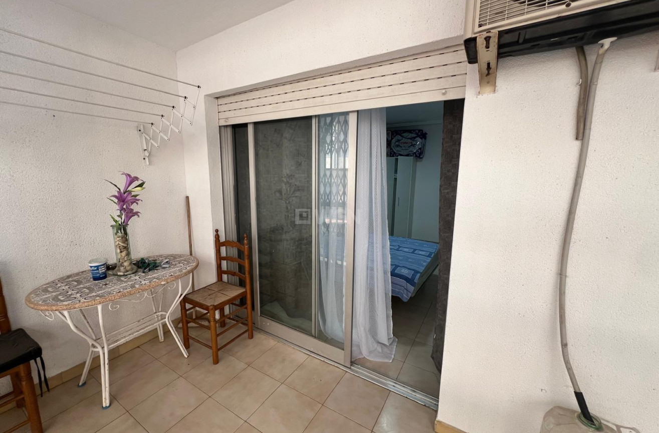 Resale - Apartment / flat - Torrevieja - Playa del Cura