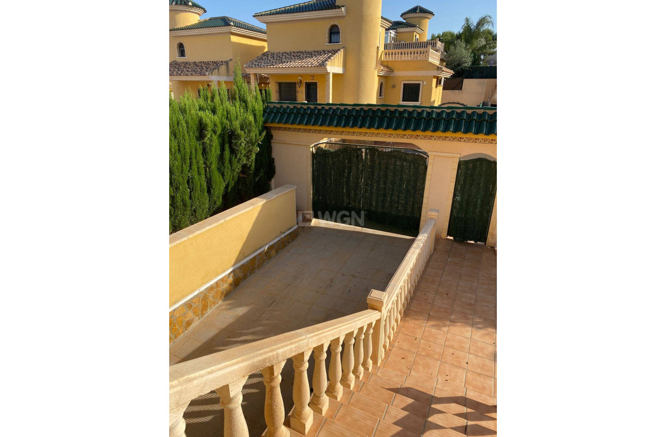 Wiederverkauf - Villa - Orihuela Costa - Villamartín-las Filipinas