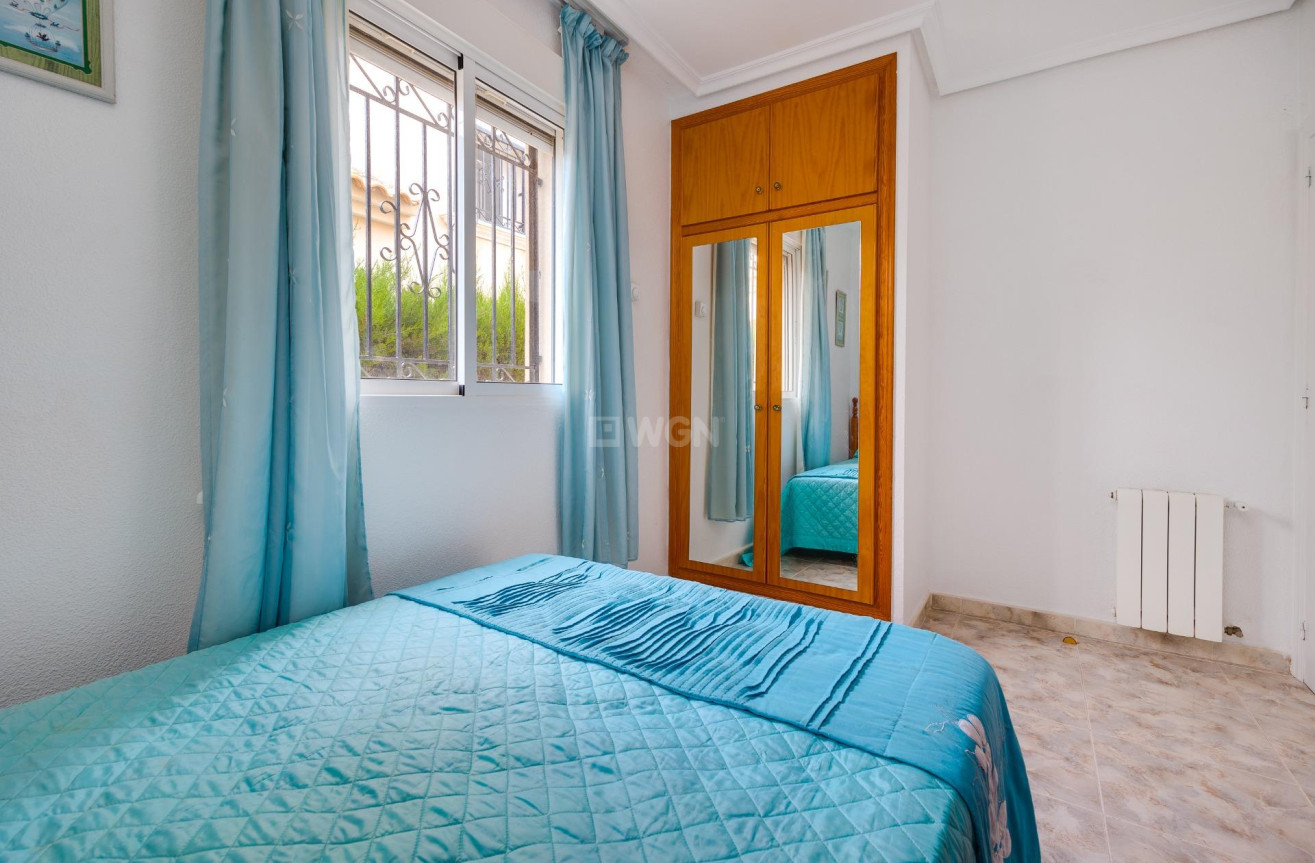 Odsprzedaż - Villa - Orihuela Costa - Villamartín-las Filipinas