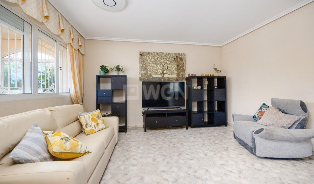 Odsprzedaż - Villa - Orihuela Costa - Villamartín-las Filipinas