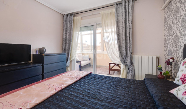 Odsprzedaż - Villa - Orihuela Costa - Villamartín-las Filipinas