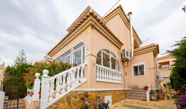 Odsprzedaż - Villa - Orihuela Costa - Villamartín-las Filipinas