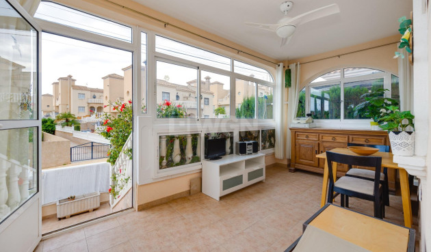 Odsprzedaż - Villa - Orihuela Costa - Villamartín-las Filipinas