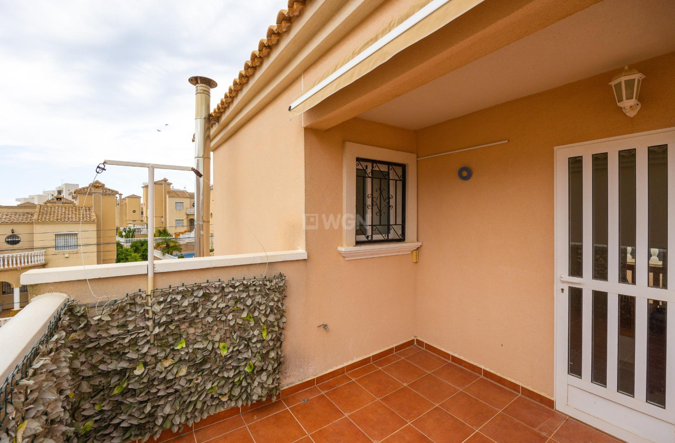 Odsprzedaż - Villa - Orihuela Costa - Villamartín-las Filipinas