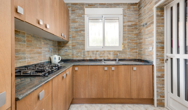 Odsprzedaż - Villa - Orihuela Costa - Villamartín-las Filipinas