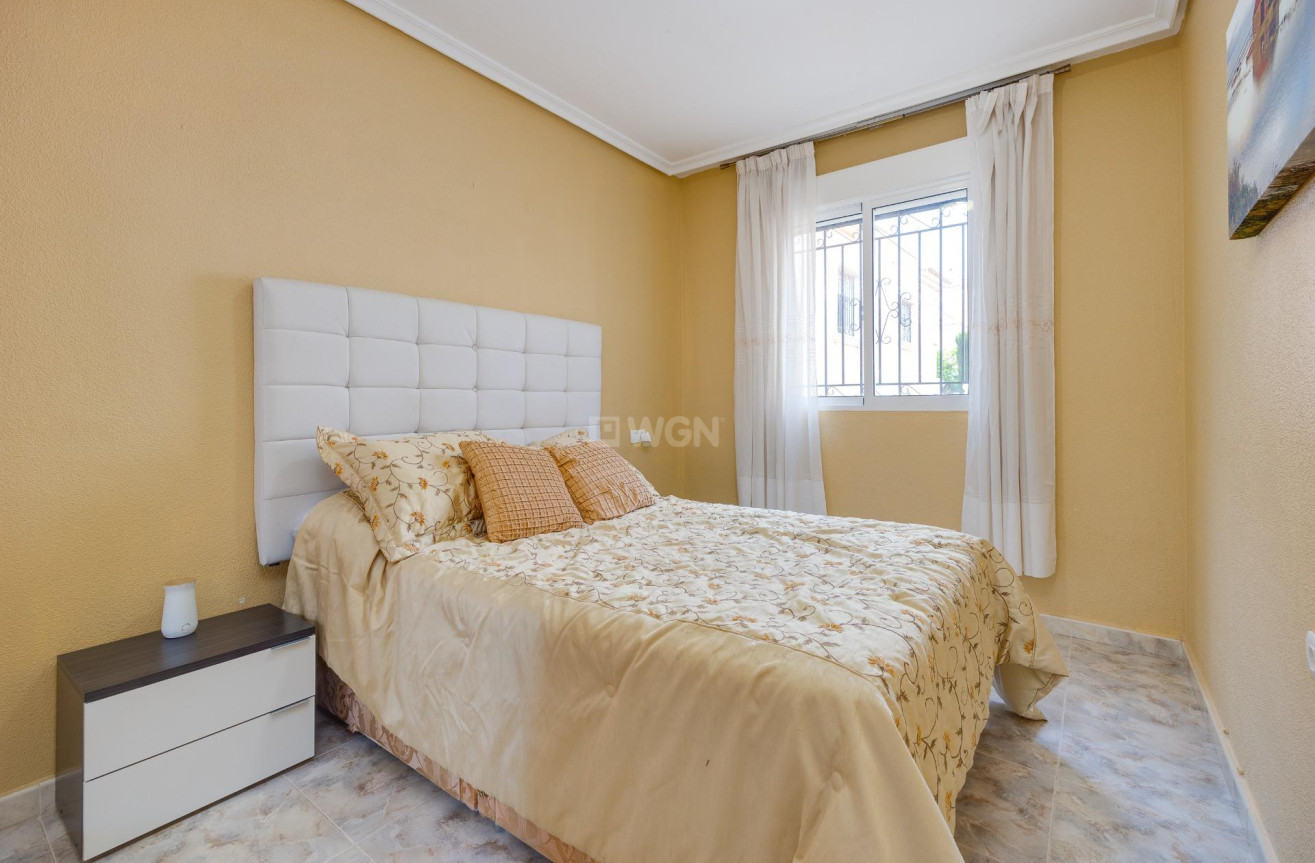 Odsprzedaż - Villa - Orihuela Costa - Villamartín-las Filipinas