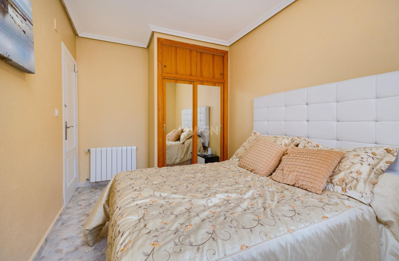 Odsprzedaż - Villa - Orihuela Costa - Villamartín-las Filipinas