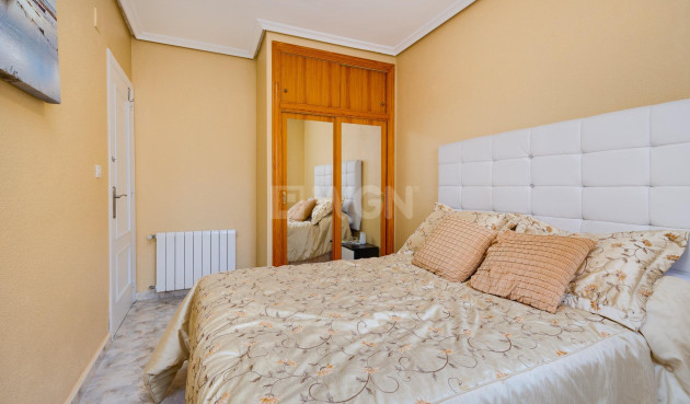 Odsprzedaż - Villa - Orihuela Costa - Villamartín-las Filipinas