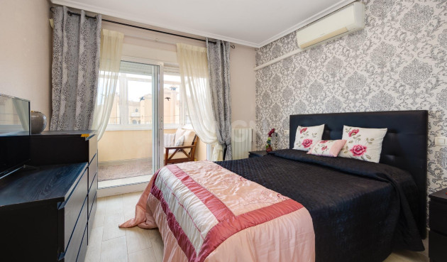 Odsprzedaż - Villa - Orihuela Costa - Villamartín-las Filipinas