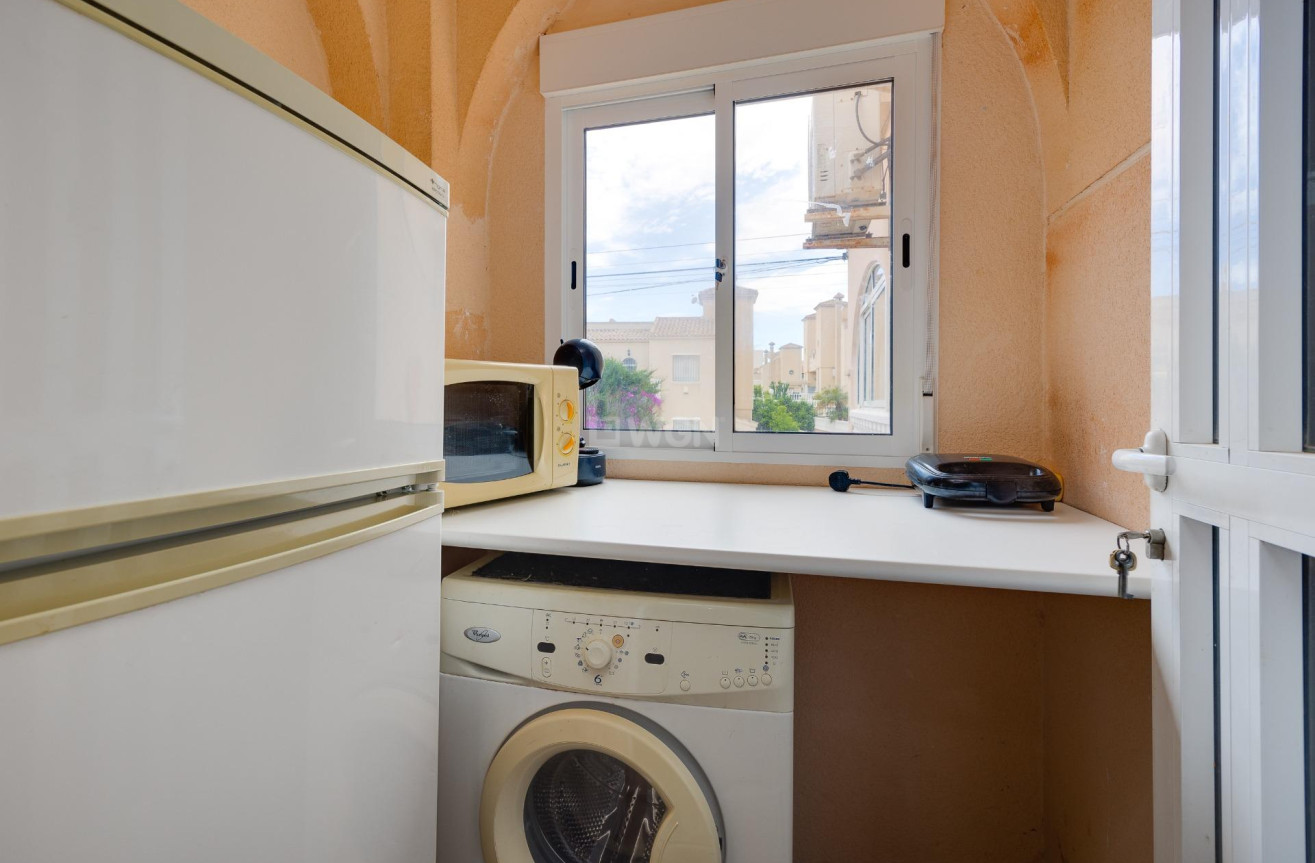 Odsprzedaż - Villa - Orihuela Costa - Villamartín-las Filipinas