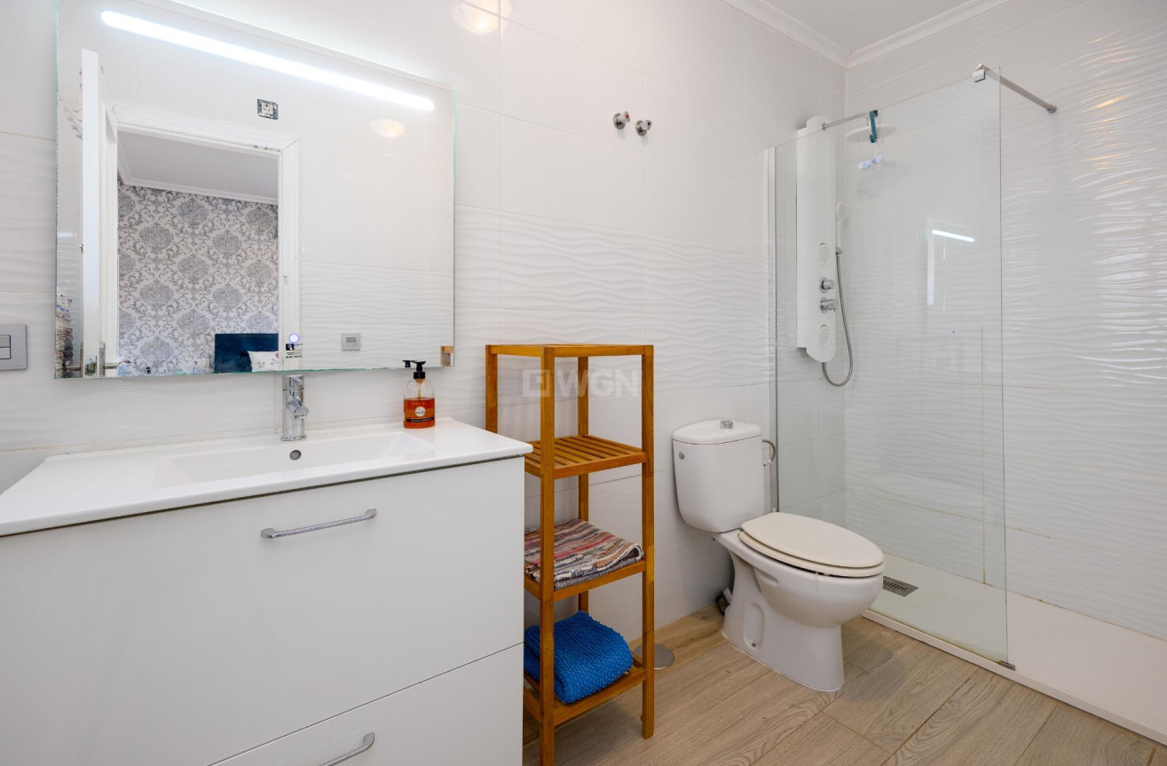 Odsprzedaż - Villa - Orihuela Costa - Villamartín-las Filipinas