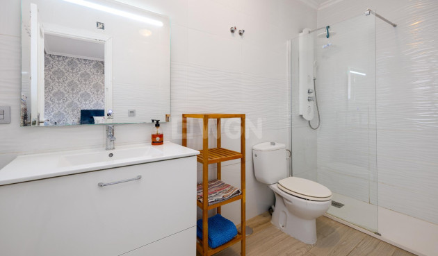 Odsprzedaż - Villa - Orihuela Costa - Villamartín-las Filipinas