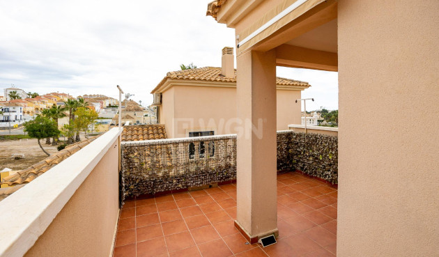 Odsprzedaż - Villa - Orihuela Costa - Villamartín-las Filipinas