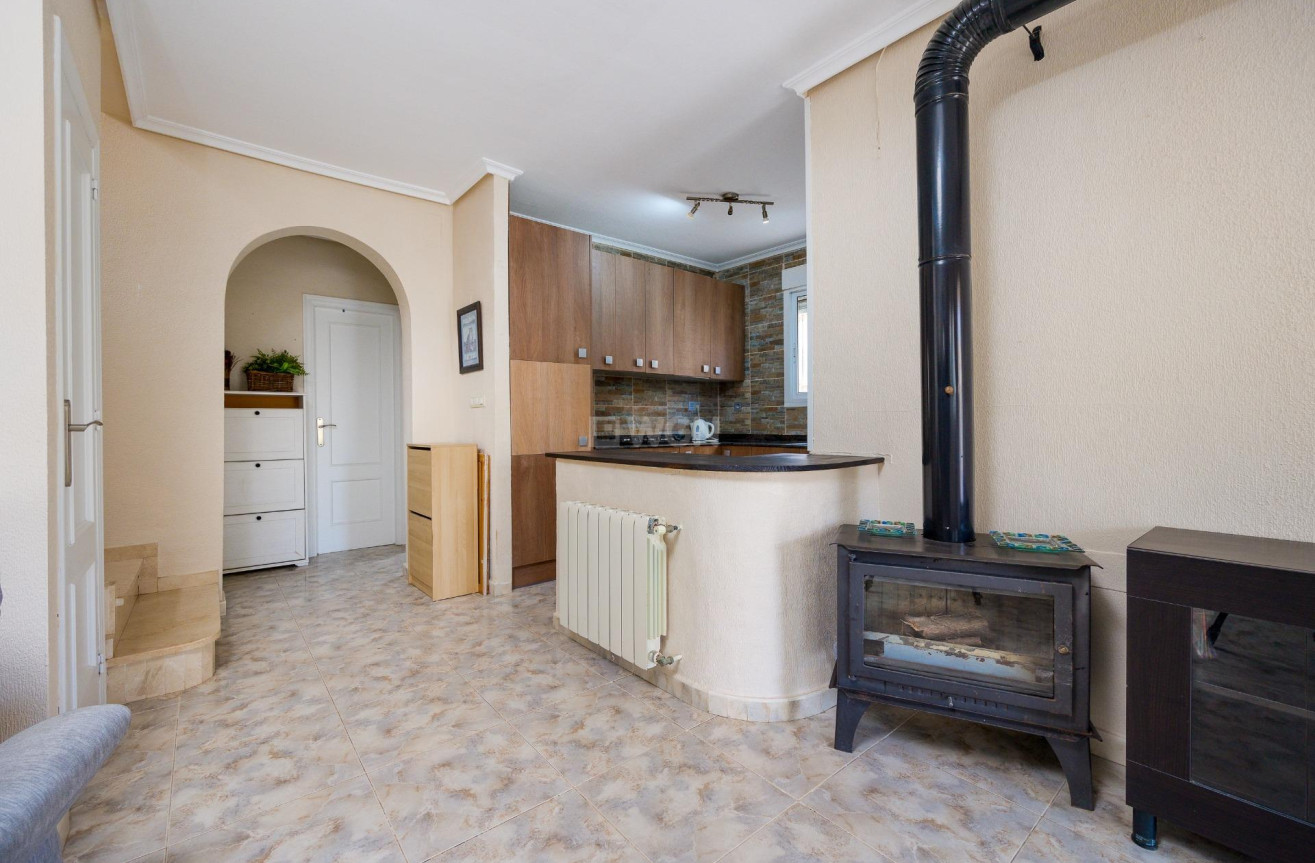 Odsprzedaż - Villa - Orihuela Costa - Villamartín-las Filipinas