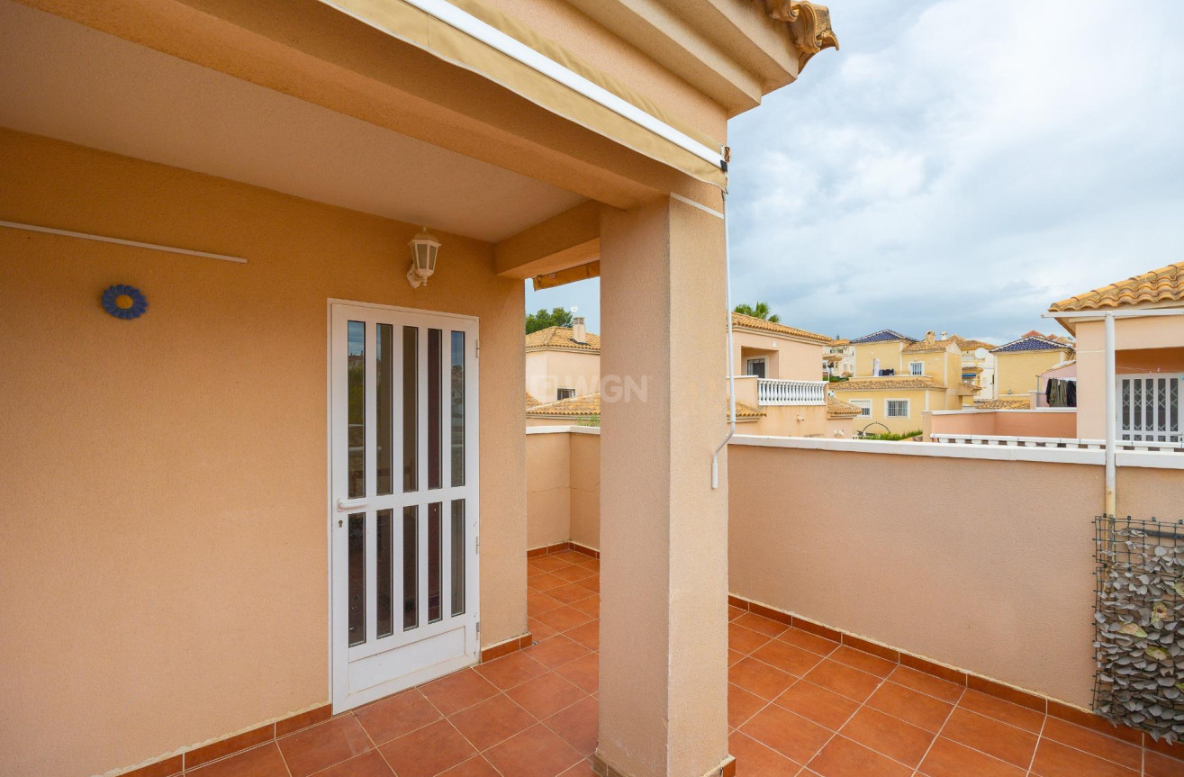 Odsprzedaż - Villa - Orihuela Costa - Villamartín-las Filipinas