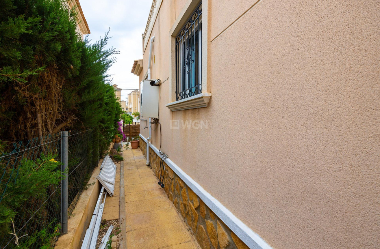 Odsprzedaż - Villa - Orihuela Costa - Villamartín-las Filipinas