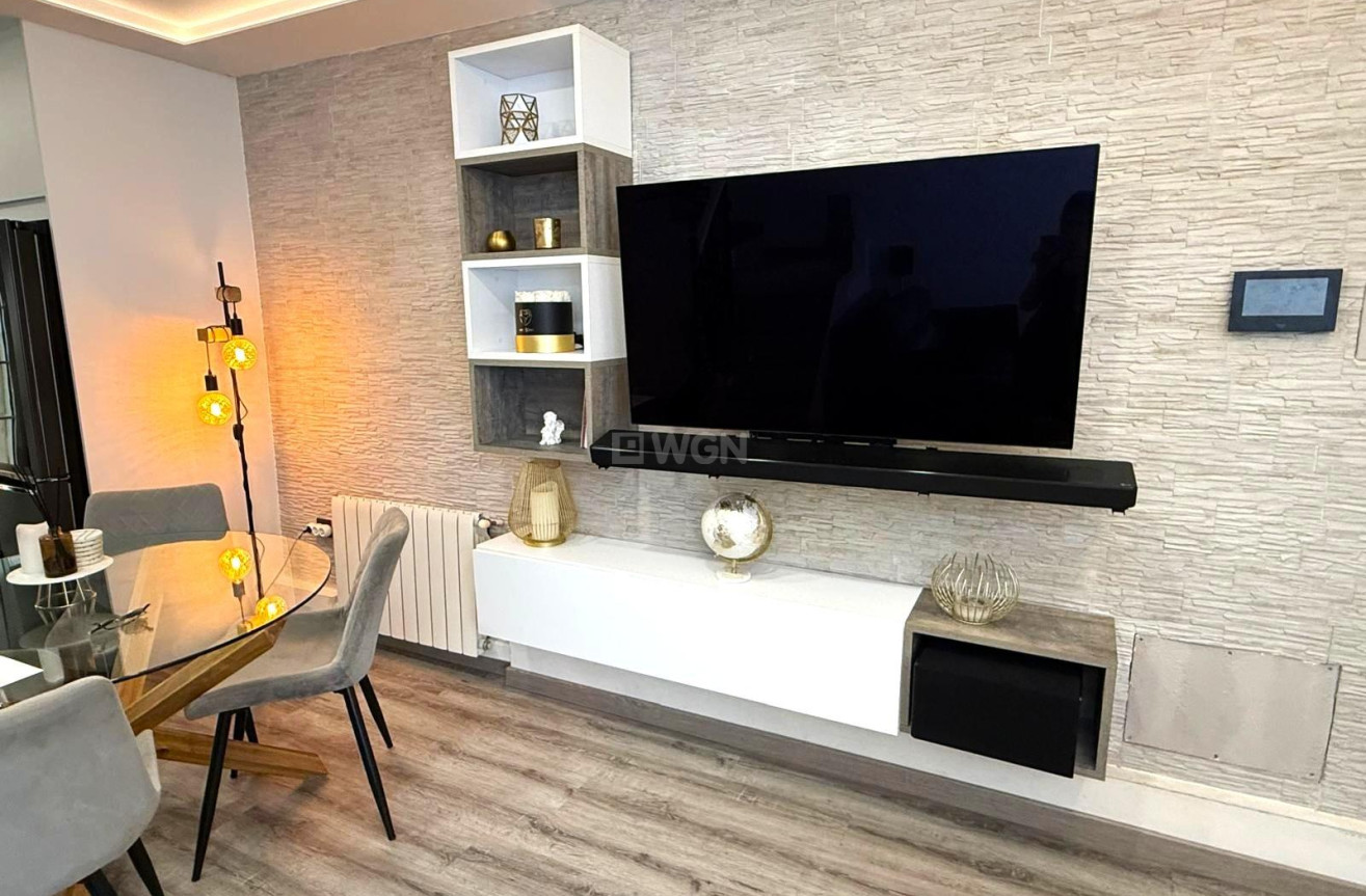 Odsprzedaż - Villa - Orihuela Costa - Villamartín