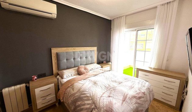 Odsprzedaż - Villa - Orihuela Costa - Villamartín