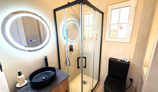 Odsprzedaż - Villa - Orihuela Costa - Villamartín