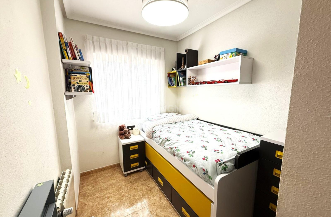 Odsprzedaż - Villa - Orihuela Costa - Villamartín